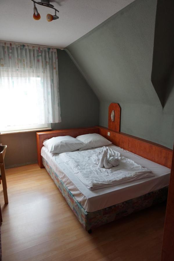 Bone To Hotel Salzgitter